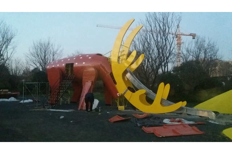 戶（hù）外遊樂場非標定製設備五