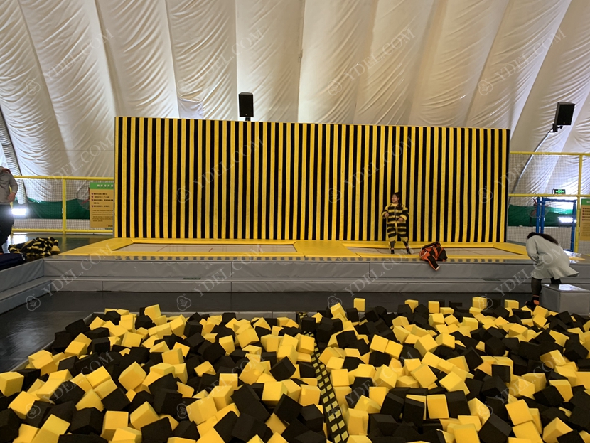 大（dà）型蹦床公園粘粘樂,海綿池