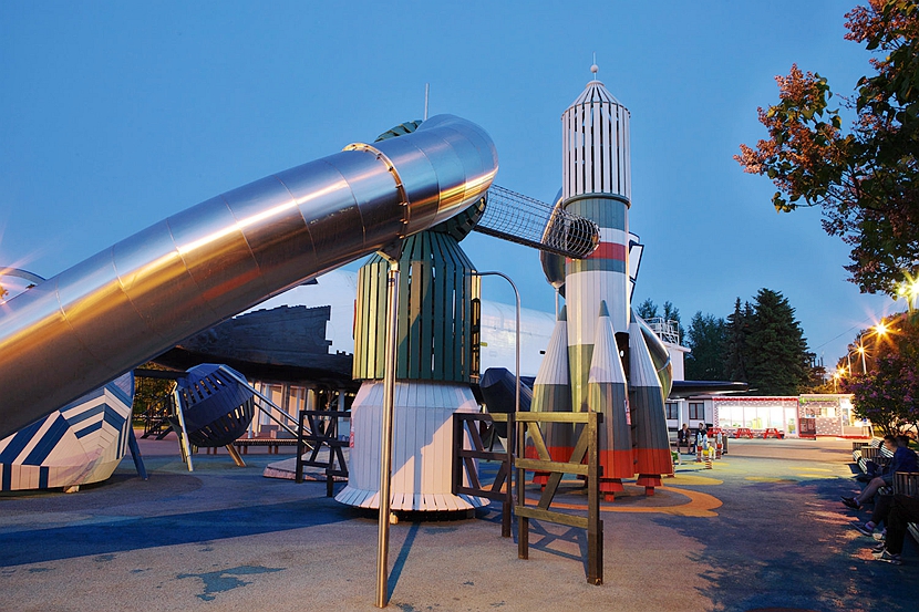 戶外遊樂（lè）場定（dìng）製不鏽鋼滑梯