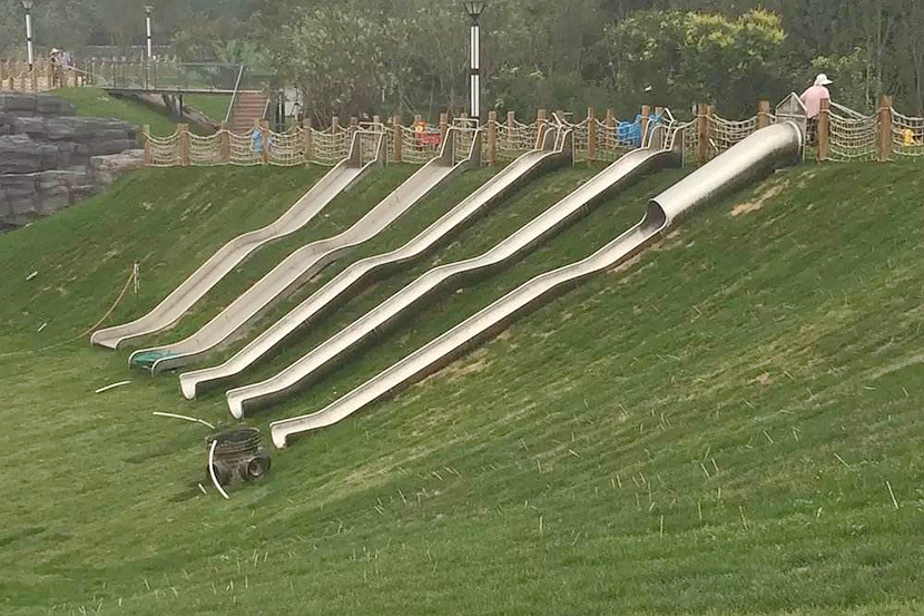 戶外（wài）遊樂場不鏽鋼滑梯